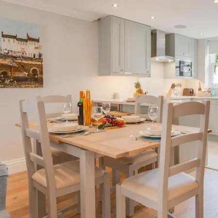 Cygnet * 赫尔姆斯利